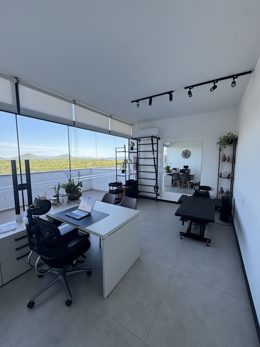 Sala de atendimento com vista, na Bruna Zaia Fisioterapia